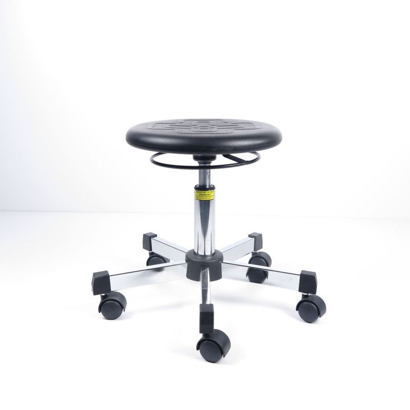 Il nero basso fornito di gambe ergonomico delle sedie e dei panchetti 5 del laboratorio del poliuretano con ampia scollatura sulla schiena fornitore