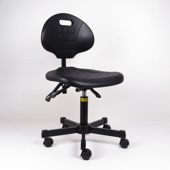 Sedie ergonomiche nere del laboratorio della schiuma di poliuretano con di sostegno la superficie posteriore di slittamento non